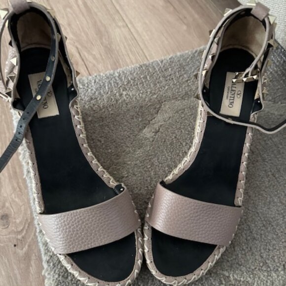 Valentino Rockstud Espadrille Wedge Sandal in Poudre - Picture 6 of 7
